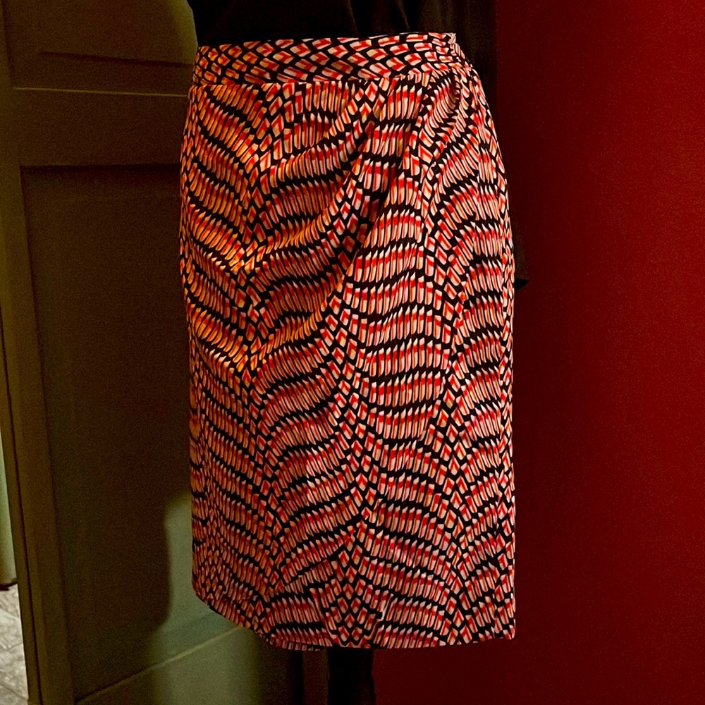 Jones studio graphic “wrap” skirt.